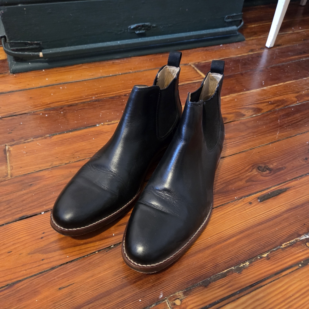 Men's Black Leather Chelsea Boots